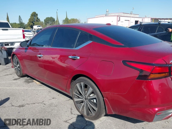 2019 Nissan Altima 2.5 Platinum with VIN 1N4BL4FV9KC100888, listed as a IAAI auction lot 41742079 with 88,212 mi miles. Bid and sale history available at carsss.com. Image 14.