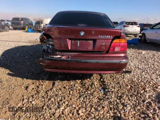 2000 BMW 5 Series 528iA with VIN WBADM634XYGU22333, listed as a Copart auction lot 42828925 with 182,510 mi miles and Salvage Title. Bid and sale history available at carsss.com. Image 6.