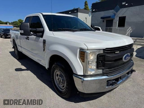 2019 Ford F-250 XL with VIN 1FT7X2A6XKED16231, listed as a Copart auction lot 65517465 with 107,278 mi miles and Non repairable. Bid and sale history available at DreamBid. Image 4.