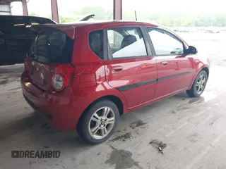 2011 Chevrolet Aveo 2LT z VIN KL1TG6DE1BB133821, wystawiony jako IAAI lot #42238620 z przebiegiem 158 225 mil mil oraz . Historia ofert i sprzedaży dostępna na DreamBid. Obrazek 4.
