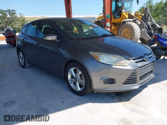 2013 Ford Focus SE with VIN 1FADP3K2XDL265306, listed as a IAAI auction lot 42029295 with 84,076 mi miles. Bid and sale history available at carsss.com. Image 1.