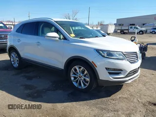 2015 Lincoln MKC z VIN 5LMCJ1A94FUJ13781, wystawiony jako IAAI lot #41761324 z przebiegiem 139 196 mil mil oraz . Historia ofert i sprzedaży dostępna na DreamBid. Obrazek 1.