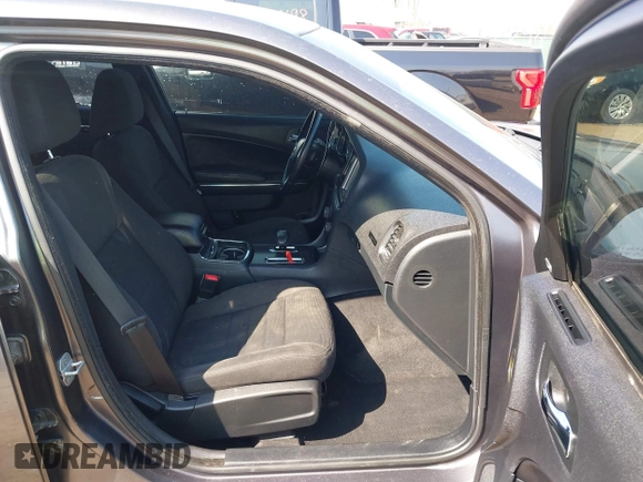 2014 Dodge Charger SXT Plus with VIN 2C3CDXJG0EH104680, listed as a IAAI auction lot 41784303 with 135,771 mi miles. Bid and sale history available at carsss.com. Image 5.