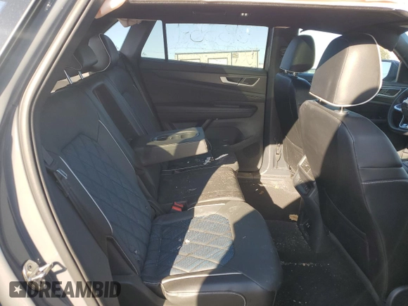 2024 Volkswagen Atlas SEL Premium R-Line z VIN 1V2FE2CA4RC251030, wystawiony jako Copart lot #48565785 z przebiegiem 8 917 mil mil oraz Szkoda całkowita • Salvage title. Historia ofert i sprzedaży dostępna na DreamBid. Obrazek 11.
