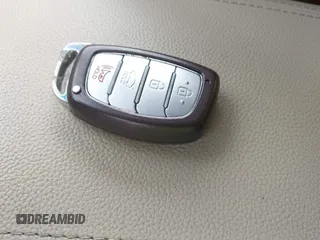 2017 Hyundai Sonata Sport z VIN 5NPE34AF3HH502782, wystawiony jako IAAI lot #42320939 z przebiegiem 164 575 mil mil oraz . Historia ofert i sprzedaży dostępna na DreamBid. Obrazek 11.