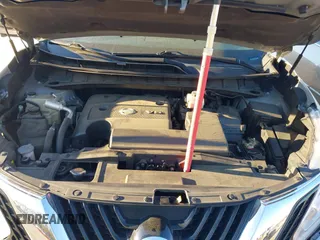2017 Nissan Murano S z VIN 5N1AZ2MH8HN159025, wystawiony jako IAAI lot #41884376 z przebiegiem 124 500 mil mil oraz . Historia ofert i sprzedaży dostępna na DreamBid. Obrazek 10.