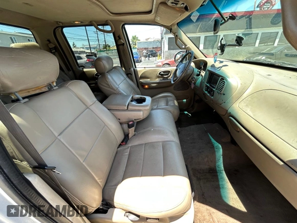 2001 Ford F-150 XLT с VIN 1FTRW07L11KF90642, выставлен на аукционе Copart как лот 64489205 с пробегом 242 959 миль миль и Списание • Salvage title. История ставок и продаж доступна на DreamBid. Изображение 5.