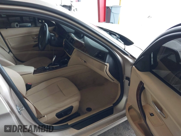 2013 BMW 3 Series 328i z VIN WBA3C1C51DK105056, wystawiony jako IAAI lot #42243999 z przebiegiem 92 659 mil mil oraz . Historia ofert i sprzedaży dostępna na DreamBid. Obrazek 5.