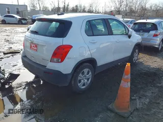 2016 Chevrolet Trax LS with VIN 3GNCJKSB3GL267030, listed as a IAAI auction lot 41485429 with 126,301 mi miles. Bid and sale history available at carsss.com. Image 4.