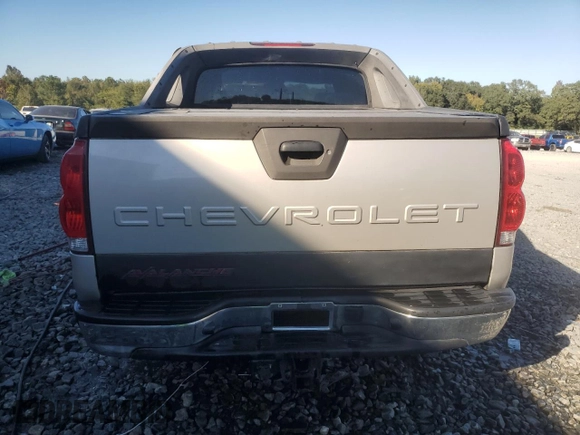 2004 Chevrolet Avalanche Z66 with VIN 3GNEC12T94G146450, listed as a Copart auction lot 76703014 with 243,049 mi miles and Salvage title. Bid and sale history available at DreamBid. Image 6.