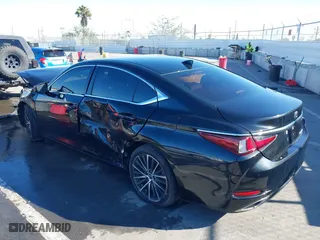 2023 Lexus ES with VIN 58ADZ1B17PU139794, listed as a IAAI auction lot 41665543 with 32,952 mi miles. Bid and sale history available at carsss.com. Image 3.
