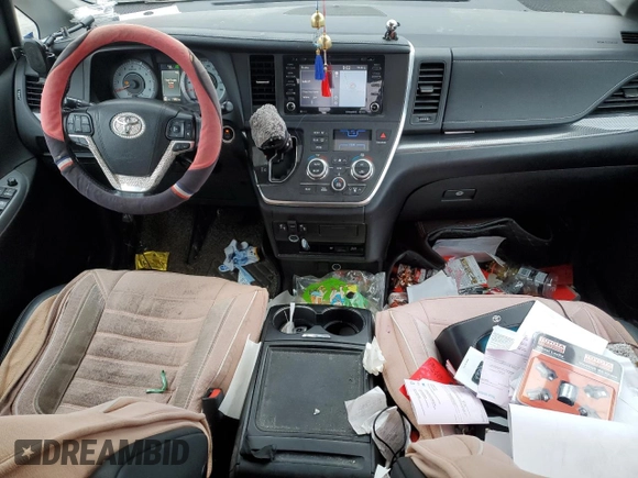 2018 Toyota Sienna SE with VIN 5TDXZ3DCXJS961181, listed as a Copart auction lot 49465115 with 71,962 mi miles and Clean title. Bid and sale history available at DreamBid. Image 8.