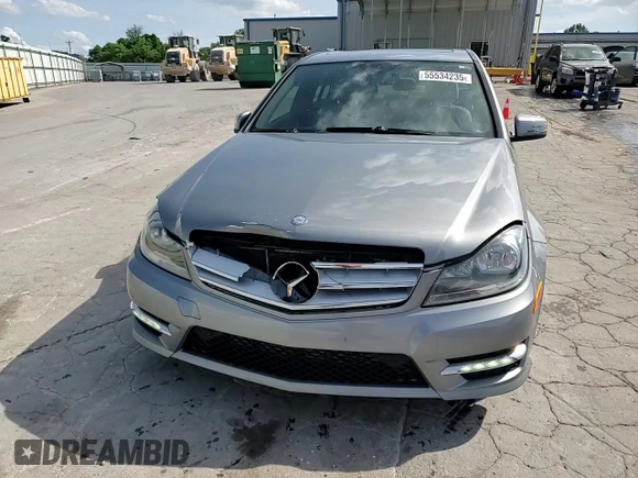 2013 Mercedes-Benz C 250 Sport z VIN WDDGF4HB5DR247239, wystawiony jako Copart lot #55534235 z przebiegiem 150 674 mil mil oraz Szkoda całkowita • Salvage title. Historia ofert i sprzedaży dostępna na DreamBid. Obrazek 13.