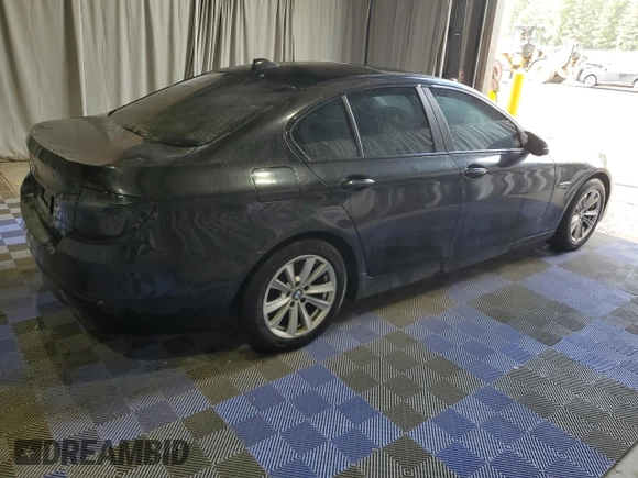 2016 BMW 5 Series 528i z VIN WBA5A5C52GG351496, wystawiony jako Copart lot #60777394 z przebiegiem 80 937 mil mil oraz Czysty tytuł • Clean title. Historia ofert i sprzedaży dostępna na DreamBid. Obrazek 3.