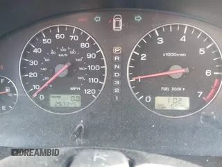 2003 Subaru Legacy Outback z VIN 4S3BH675137627145, wystawiony jako IAAI lot #42047629 z przebiegiem 257 345 mil mil oraz . Historia ofert i sprzedaży dostępna na DreamBid. Obrazek 7.