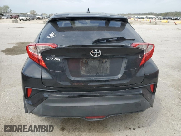 2018 Toyota C-HR XLE z VIN NMTKHMBX2JR036806, wystawiony jako Copart lot #53466255 z przebiegiem 66 915 mil mil oraz Szkoda całkowita • Salvage title. Historia ofert i sprzedaży dostępna na DreamBid. Obrazek 6.