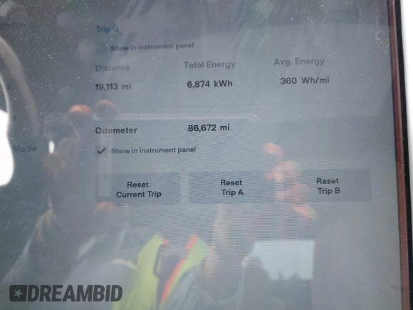 2016 Tesla Model S 90D с VIN 5YJSA1E45GF143853, выставлен на аукционе IAAI как лот 42097333 с пробегом 86 672 миль миль и . История ставок и продаж доступна на DreamBid. Изображение 7.