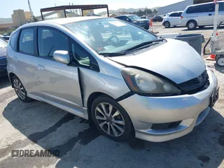 2013 Honda Fit Sport with VIN JHMGE8H51DC005760, listed as a IAAI auction lot 42040427 with 184,375 mi miles. Bid and sale history available at carsss.com. Image 1.