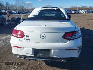 2019 Mercedes-Benz C 300 с VIN WDDWK8EB7KF828792, выставлен на аукционе IAAI как лот 41267574 с пробегом 61 168 миль миль и . История ставок и продаж доступна на DreamBid. Изображение 16.