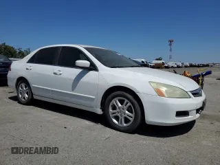 2006 Honda Accord LX SE z VIN 1HGCM56356A035637, wystawiony jako Copart lot #57179665 z przebiegiem Nie podano mil oraz Czysty tytuł • Clean title. Historia ofert i sprzedaży dostępna na DreamBid. Obrazek 4.