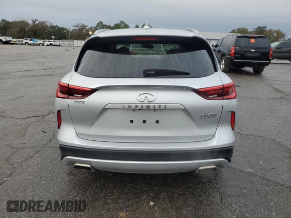 2021 Infiniti QX50 Luxe z VIN 3PCAJ5BA7MF104724, wystawiony jako Copart lot #83643884 z przebiegiem 49 300 mil mil oraz Szkoda całkowita • Salvage title. Historia ofert i sprzedaży dostępna na DreamBid. Obrazek 6.