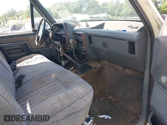 1989 Ford F-250 with VIN 1FTEF26Y2KNB61498, listed as a IAAI auction lot 42551001 with 50,222 mi miles and . Bid and sale history available at DreamBid. Image 5.