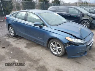 2018 Ford Fusion SE z VIN 3FA6P0LU6JR220092, wystawiony jako IAAI lot #41641392 z przebiegiem 121 810 mil mil oraz . Historia ofert i sprzedaży dostępna na DreamBid. Obrazek 1.
