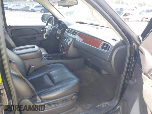 2013 Chevrolet Suburban LT with VIN 1GNSCJE03DR121628, listed as a IAAI auction lot 42629432 with 223,761 mi miles and . Bid and sale history available at DreamBid. Image 5.
