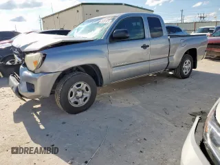2014 Toyota Tacoma z VIN 5TFTX4CN3EX042538, wystawiony jako Copart lot #56061675 z przebiegiem 212 921 mil mil oraz Szkoda całkowita • Salvage title. Historia ofert i sprzedaży dostępna na DreamBid. Obrazek 1.