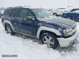 2007 Chevrolet TrailBlazer LT with VIN 1GNDT13S372114284, listed as a IAAI auction lot 41232494 with NaN miles. Bid and sale history available at carsss.com. Image 1.