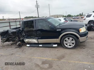 2007 Ford F-150 XLT z VIN 1FTPW12V57KC76801, wystawiony jako IAAI lot #42485652 z przebiegiem Nie podano mil oraz . Historia ofert i sprzedaży dostępna na DreamBid. Obrazek 12.