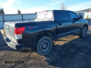 2011 Toyota Tundra z VIN 5TFDY5F16BX205128, wystawiony jako IAAI lot #41688258 z przebiegiem 124 125 mil mil oraz . Historia ofert i sprzedaży dostępna na DreamBid. Obrazek 4.