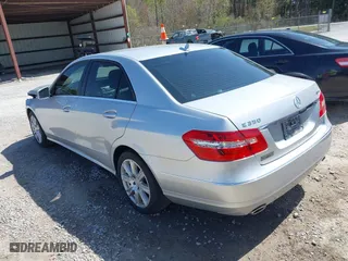 2013 Mercedes-Benz E-Class E 350 Luxury with VIN WDDHF8JB4DA710394, listed as a IAAI auction lot 41708482 with 88,954 mi miles. Bid and sale history available at carsss.com. Image 3.