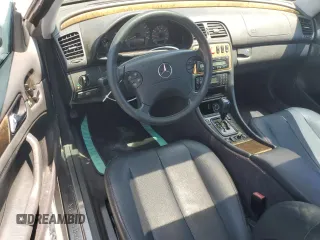 2002 Mercedes-Benz CLK 320/430 z VIN WDBLJ70G92T119391, wystawiony jako Copart lot #58616445 z przebiegiem 134 501 mil mil oraz Szkoda całkowita • Salvage title. Historia ofert i sprzedaży dostępna na DreamBid. Obrazek 8.