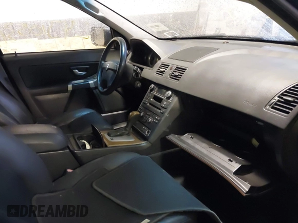 2012 Volvo XC90 with VIN YV4952CZ5C1618375, listed as a IAAI auction lot 41082115 with Not Provided miles and . Bid and sale history available at DreamBid. Image 5.