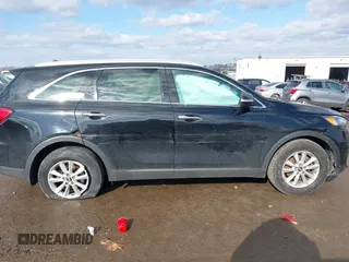 2019 Kia Sorento L with VIN 5XYPG4A3XKG592630, listed as a IAAI auction lot 41530985 with 84,991 mi miles. Bid and sale history available at carsss.com. Image 12.