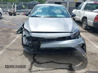 2023 Kia Forte GT-Line z VIN 3KPF54AD3PE641178, wystawiony jako IAAI lot #42114495 z przebiegiem 14 032 mil mil oraz . Historia ofert i sprzedaży dostępna na DreamBid. Obrazek 6.