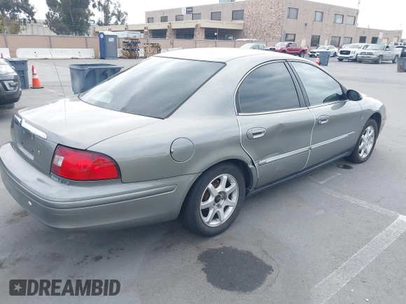 2001 Mercury Sable LS with VIN 1MEHM55S31G600405, listed as a IAAI auction lot 42175214 with 196,492 mi miles and . Bid and sale history available at carsss.com. Image 4.