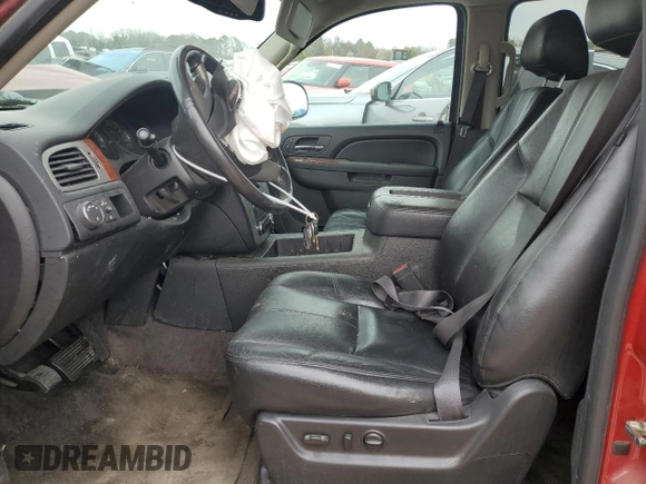 2014 GMC Yukon XL SLT with VIN 1GKS1KE00ER109785, listed as a Copart auction lot 48240915 with 246,193 mi miles and Salvage Title. Bid and sale history available at carsss.com. Image 7.