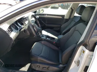 2019 Volkswagen Arteon SE z VIN WVWBR7AN2KE000430, wystawiony jako Copart lot #64304653 z przebiegiem 55 262 mil mil oraz . Historia ofert i sprzedaży dostępna na DreamBid. Obrazek 7.