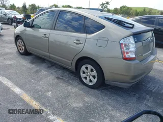 2008 Toyota Prius with VIN JTDKB20U883360029, listed as a IAAI auction lot 42022955 with 200,776 mi miles. Bid and sale history available at carsss.com. Image 3.