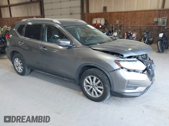 2018 Nissan Rogue SV z VIN JN8AT2MV4JW344365, wystawiony jako IAAI lot #42145147 z przebiegiem 95 634 mil mil oraz . Historia ofert i sprzedaży dostępna na DreamBid. Obrazek 1.