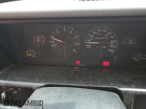 1994 Jeep Grand Cherokee Laredo с VIN 1J4GZ58S7RC311048, выставлен на аукционе Copart как лот 56759635 с пробегом 242 460 миль миль и Списание • Salvage title. История ставок и продаж доступна на DreamBid. Изображение 9.