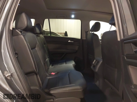 2021 Volkswagen Atlas SE z VIN 1V2KR2CA5MC606590, wystawiony jako IAAI lot #42383813 z przebiegiem 45 087 mil mil oraz . Historia ofert i sprzedaży dostępna na DreamBid. Obrazek 8.