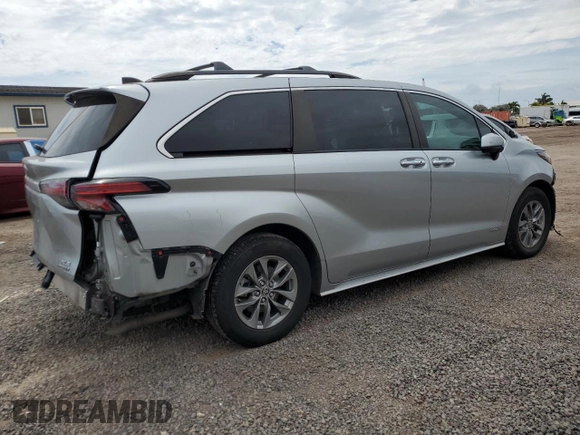 2021 Toyota Sienna XLE z VIN 5TDJRKEC4MS003091, wystawiony jako Copart lot #51657445 z przebiegiem 56 092 mil mil oraz Szkoda całkowita • Salvage title. Historia ofert i sprzedaży dostępna na DreamBid. Obrazek 3.