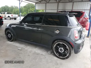 2013 MINI Hardtop S with VIN WMWSV3C5XDT391498, listed as a Copart auction lot 61987955 with 106,189 mi miles and Clean title. Bid and sale history available at DreamBid. Image 2.