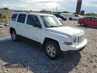 2014 Jeep Patriot Sport z VIN 1C4NJPBA1ED801196, wystawiony jako Copart lot #56635775 z przebiegiem 163 957 mil mil oraz Czysty tytuł • Clean title. Historia ofert i sprzedaży dostępna na DreamBid. Obrazek 4.