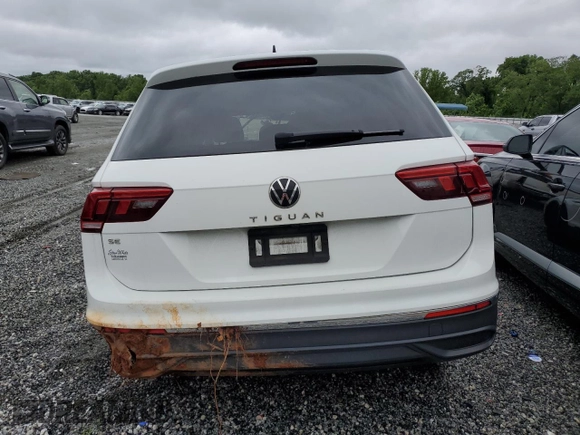 2022 Volkswagen Tiguan SE z VIN 3VV3B7AX0NM041925, wystawiony jako Copart lot #58415615 z przebiegiem 55 595 mil mil oraz Szkoda całkowita • Salvage title. Historia ofert i sprzedaży dostępna na DreamBid. Obrazek 6.