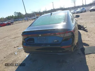 2024 Honda Accord LX z VIN 1HGCY1F28RA052831, wystawiony jako IAAI lot #41209914 z przebiegiem 18 337 mil mil oraz . Historia ofert i sprzedaży dostępna na DreamBid. Obrazek 15.