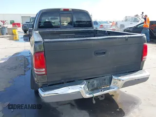 2001 Dodge Dakota z VIN 1B7HL2AX51S333575, wystawiony jako IAAI lot #41782582 z przebiegiem 291 640 mil mil oraz . Historia ofert i sprzedaży dostępna na DreamBid. Obrazek 19.
